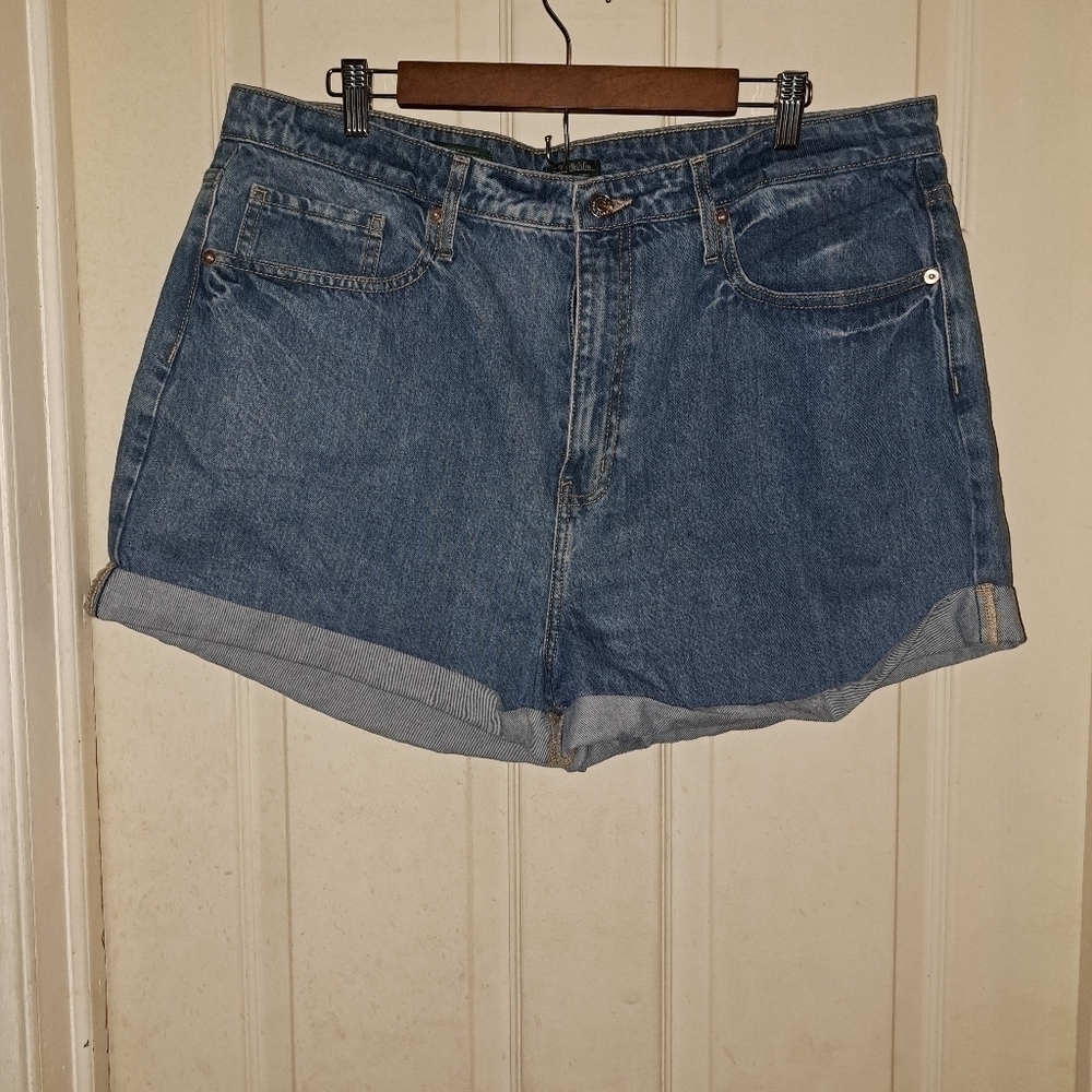 Wild fable Jean Shorts Size 18